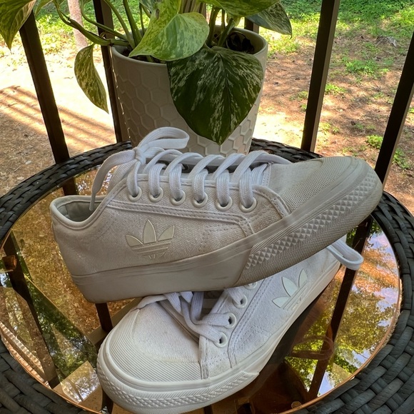 Women’s Adidas Sneakers - Picture 2 of 4